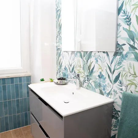 Comfort And Metro 2 Steps Away, Perfect For 3 Guests