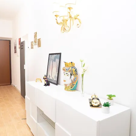 Comfort And Metro 2 Steps Away, Perfect For 3 Guests Apartment