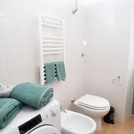 Apartment Comfort And Metro 2 Steps Away, Perfect For 3 Guests Rom