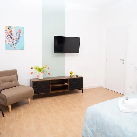 Comfort And Metro 2 Steps Away, Perfect For 3 Guests Apartment