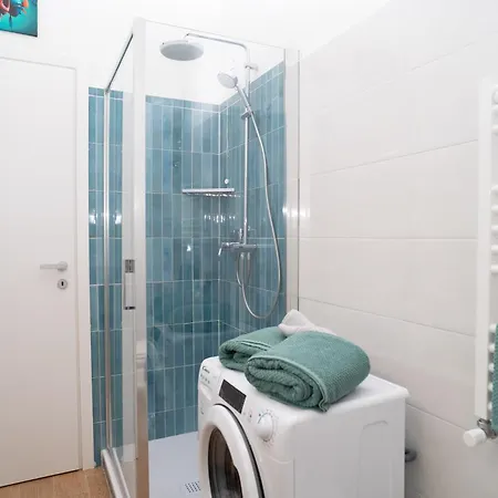 Apartment Comfort And Metro 2 Steps Away, Perfect For 3 Guests Rom